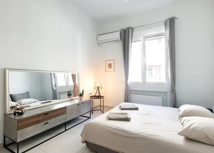 Newly Renovated Cozy Studio Downtown Athens